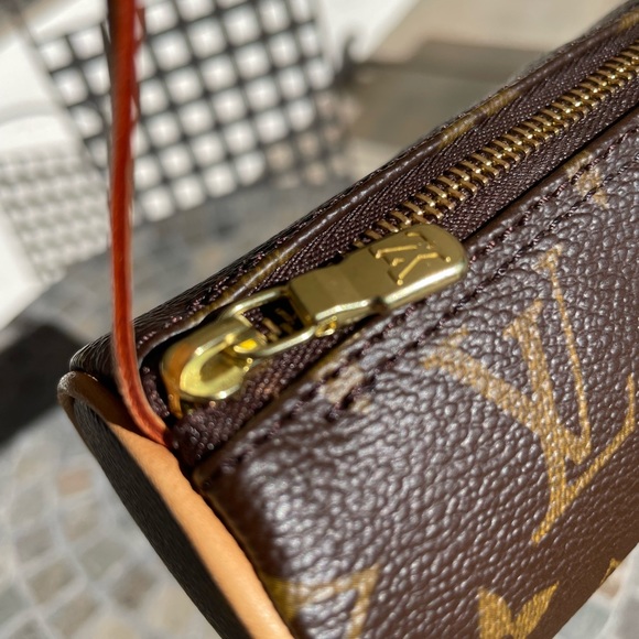 Louis Vuitton Monogram Mini Papillion Like New Condition - Picture 6 of 16